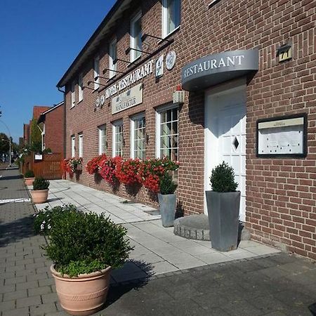 Hotel Zur Dicken Eiche Munster  Exteriör bild