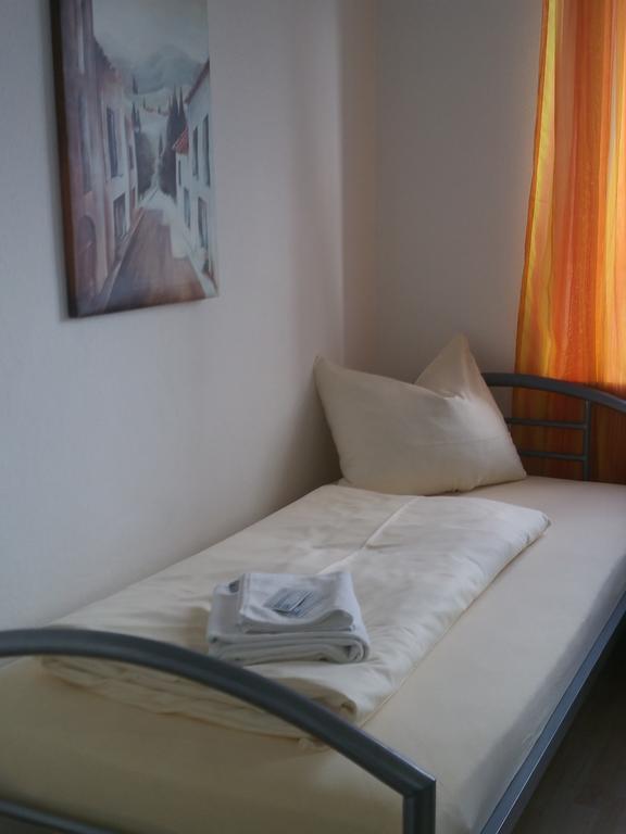 Hotel Zur Dicken Eiche Munster  Exteriör bild